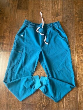 figs zamora pull on jogger scrub pants in caribbean blue SZ L